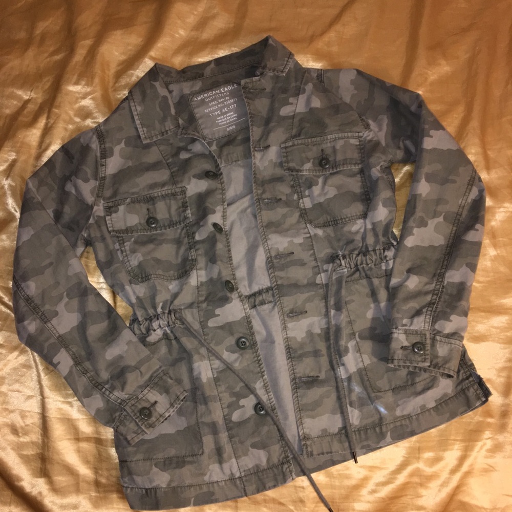 camo / army print jacket